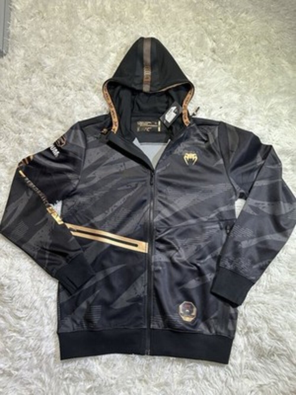 UFC Adrenaline by Venum Fight NightMen’s Walkout HoodieChampion NWT Size M - Picture 2 of 16